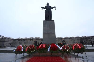 Президент России 27 января посетит Пискарёвское кладбище в Петербурге