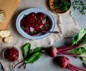 Укрепляем и чистим сосуды: 5 рецептов вкусных салатов из свеклы - goodnews.ua