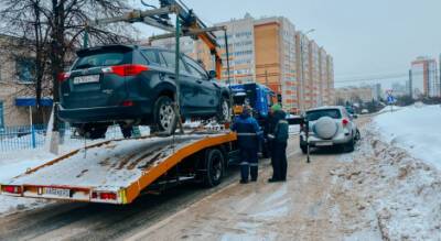 В Чебоксарах ищут припаркованные в запрещенных местах автомобили и забирают на спецстоянку: какие штрафы грозят нарушителям - pg21.ru - респ. Чувашия - Чебоксары