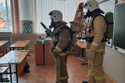 Первоклашкам из Мышкино показали, как нужно себя вести при пожаре - yar.mk.ru