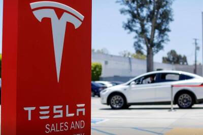 Илон Маск - Анна Козлова - Норвегия - Акции Tesla упали на 11% после предупреждения о проблемах с поставками - smartmoney.one - Норвегия - Reuters