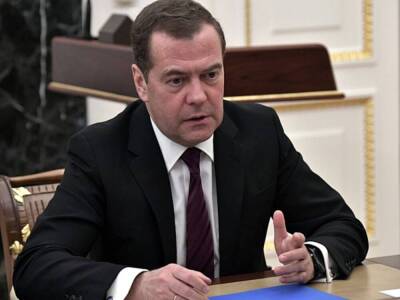 Дмитрий Медведев - Медведев назвал бедность ключевой проблемой России - smartmoney.one - Россия