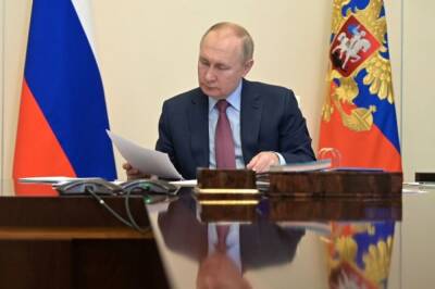 Владимир Путин - Путин поручил включить в календарный план дни памяти жертв геноцида - aif - Россия
