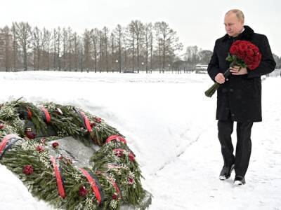 Владимир Путин - Сотрудница Пискаревского кладбища, рассказавшая об обработке сугробов перед визитом Путина, не готова к откровенности - rosbalt - Санкт-Петербург