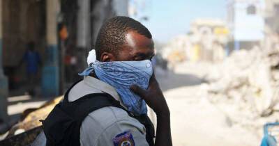 Моиз Жовенель - Обвиняемых в соучастии в убийстве главы Гаити полицейских освободили - ren.tv - Гаити