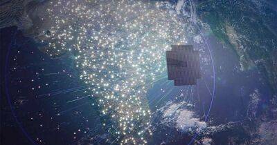 Американцы развернули крупнейший спутник в мире площадью 64 кв. м: зачем он нужен (видео) - focus.ua - США - Украина - Техас - Канада
