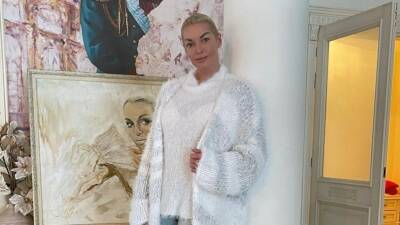 Анастасия Волочкова - Знаменитости - «Лысеющая» Волочкова нашла способ спасти волосы. И он ее очень испугал - 5-tv.ru