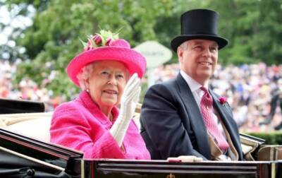 Елизавета II - принц Чарльз - Елизавета Королева - принц Эндрю - Вирджиния Джуффре - Вирджиния - Королева Елизавета II выплатит часть денег по иску к принцу Эндрю - enovosty.com