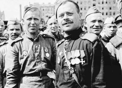 И.В.Сталин - «За победу над Японией»: почему это единственная медаль, где Сталин смотрит направо - Русская семерка - russian7.ru - Германия - Япония