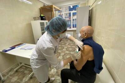 Дмитрий Лисовец - Россиянам с положительным тестом на антитела придется сделать прививку от COVID-19 - abnews - Россия - Санкт-Петербург - Covid-19