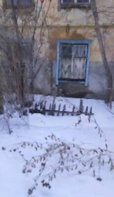 Жильцы аварийного дома под Челябинском возмущены действиями властей при расселении - znak.com - Челябинск - Копейск