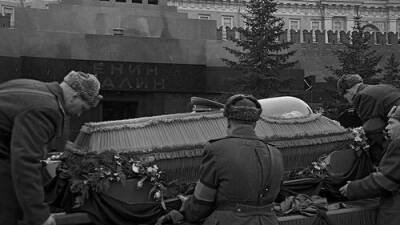 Сталин - На вторых похоронах Сталина плакали только двое: от радости и от трусости - argumenti.ru