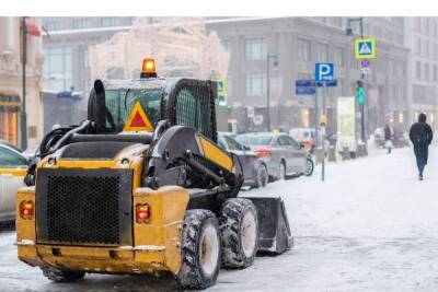 После жалоб мурманчан коммунальщики наконец расчистили улицу Капитана Орликова от снега - murmansk.mk.ru