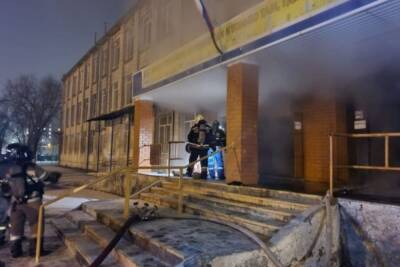 Школу №56 в Волгограде закрыли на ремонт и карантин после пожара - volg.mk.ru - Волгоград