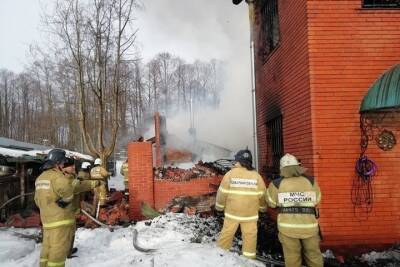 Появились фотографии с места пожара в доме многодетной семьи под Рязанью - rzn.mk.ru - Рязань - район Рязанский
