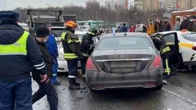 Причиной ДТП на Рублевском шоссе мог стать инсульт у миллиардера Шепеля - 5-tv.ru - Москва