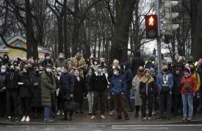 Более 60 участников несогласованного митинга в Петербурге арестованы, свыше 300 оштрафованы - interfax-russia.ru - Санкт-Петербург - Петербург