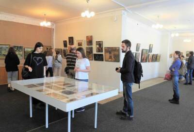 В Лужском выставочном зале открылась выставка работ ленинградских живописцев - online47.ru - район Лужский