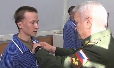 Артур Парфенчиков - Награжден солдат из Карелии, которого ранили на Украине - gubdaily.ru - Украина - Псков - республика Карелия