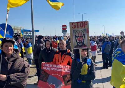 В Польше активисты блокируют на границе российские фуры: подробности - politeka.net - Россия - Украина - Польша