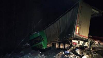 В ДТП с двумя грузовиками в Юрьянском районе погиб человек - usedcars.ru - Кировская обл.