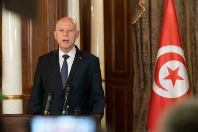 Конституционный кризис в Тунисе: президент распустил парламент, не сумев с ним работать - news.israelinfo.co.il - Тунис - Тунисская Респ.