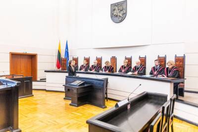 Гитанас Науседа - Литва - Увольнения судей Лаужикаса и Бавеяна не противоречат конституции – КС Литвы - obzor.lt - Литва - Вильнюс