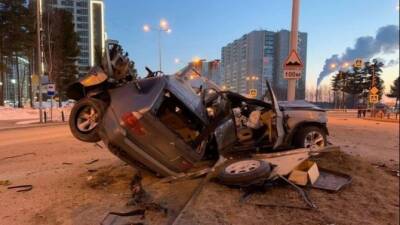 В Сургуте BMW врезался в столб – водитель погиб - usedcars.ru - Сургут