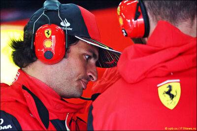 Карлос Сайнс - В Ferrari не переживают по поводу отказа мотора на тестах - f1news.ru - Бахрейн