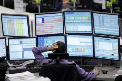 Рынок акций Московской биржи по состоянию на 10:30 мск 13 мая снижается - smartmoney.one - Москва - Москва - Reuters