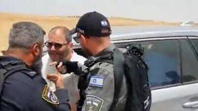 Нафтали Беннет - Депутат Офир Касиф ударил полицейского: видео - vesty.co.il - Израиль