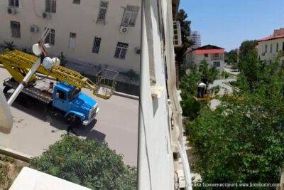 Перед летним сезоном власти Ашхабада требуют убрать кондиционеры. Иногда это приводит к скандалам с жильцами (видео) - hronikatm.com - Туркмения - Ашхабад
