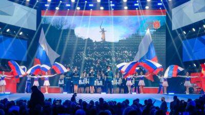 Участники шоу "Zа Россию" заявили, что их гонорары значительно меньше сметы - svoboda.org - Россия - Украина - Барнаул