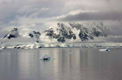 Антарктида - Ученые обнаружили в Антарктиде озеро размером с город (Фото) - lenta.ua - Украина - Антарктида