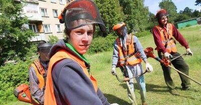 Летом латвийским и украинским школьникам предоставят 11 000 рабочих мест - rus.delfi.lv - Рига - Латвия