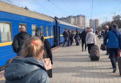 Бесплатный проезд в поездах для украинцев: "Укрзализныця" предупредила об ужесточении правил - politeka.net - Украина - Польша