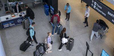 Хаос в аэропортах Европы: у миллионов туристов срываются туры из-за отмены рейсов - obzor.lt - Англия