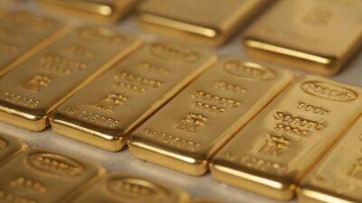 Борис Джонсон - США, Британия, Канада и Япония запретят импорт золота из России - svoboda.org - Россия - США - Украина - Англия - Италия - Лондон - Германия - Франция - Япония - Канада - Reuters