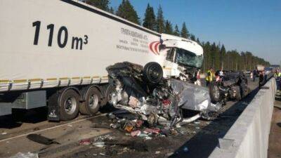 Два человека погибли в массовом ДТП на «Скандинавии» - usedcars.ru - Камаз