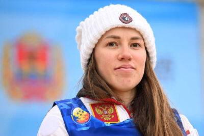 Александр Большунов - Мария Истомина - Истомина негативно относится к уравниванию женских и мужских дистанций в лыжных гонках - sport.ru