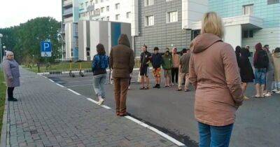 В России студентов выгнали из общежития и пытались поставить "в позу" Z (ВИДЕО) - dsnews.ua - Россия - Украина - Рязань