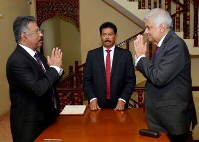 Премьер-министр Шри-Ланки стал исполняющим обязанности президента после побега Раджапаксы - unn.com.ua - Украина - Киев - Мальдивы - Сингапур - Шри Ланка