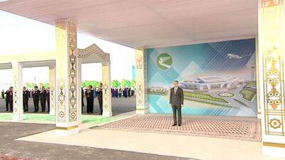 С.Бердымухамедов поручил начать строительство аэропорта в Джебеле, фундамент которого его отец заложил еще год назад - hronikatm.com - Туркмения