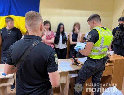 У Києві затримали шахраїв, які представлялися волонтерами - lenta.ua - Украина