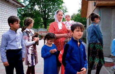 История настоящего подвига: семья, которая воспитывает 14 детей - ont.by - Белоруссия