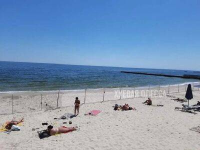 На одесских пляжах стали появляться заборы из сетки - odessa-life.od.ua - Украина - Южный