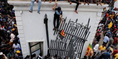 Протесты на Шри-Ланке. Президент и премьер согласились уйти в отставку, число пострадавших выросло до 55 человек - nv.ua - Украина - Шри Ланка - Протесты