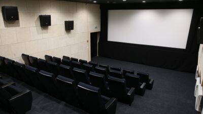 Михаил Швыдкой - Российские кинотеатры начнут показывать голливудские фильмы - svoboda.org - Россия - Украина