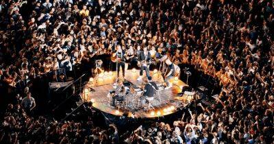 Святослав Вакарчук - Крис Мартин - Coldplay вместе с Вакарчуком исполнили в Брюсселе хит "Океана Эльзы" (видео) - focus.ua - Украина - Англия - Лондон - Брюссель