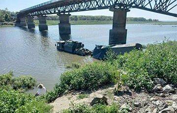 Россияне пытались форсировать реку на Харьковщине и утопили технику - charter97.org - Белоруссия - Facebook